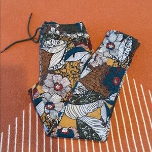 CHARLIE B Multicolor Floral Joggers